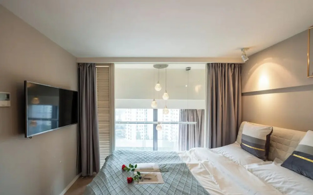 Shanghai Hills & Wanye Prime Stay
