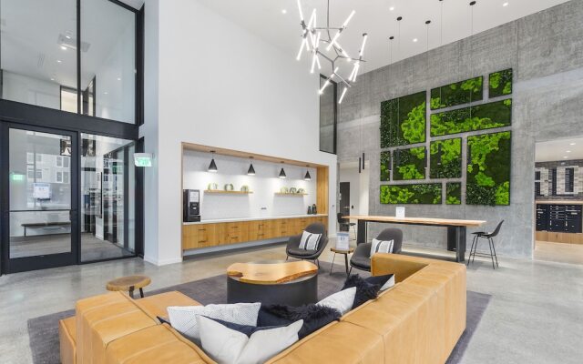 Posh Lofty Pad in Central Redmond