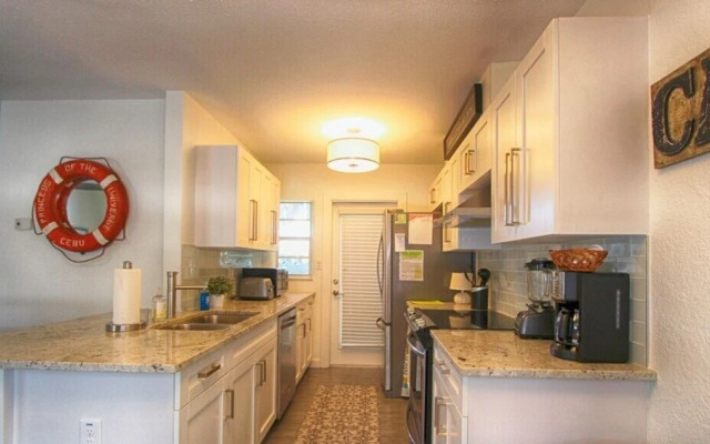 3 Palms Retreat by RedAwning