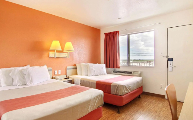 Motel 6 Fort Stockton, TX