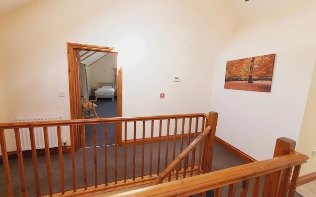 The Victorian Barn self catering holidays with pool & hot tubs