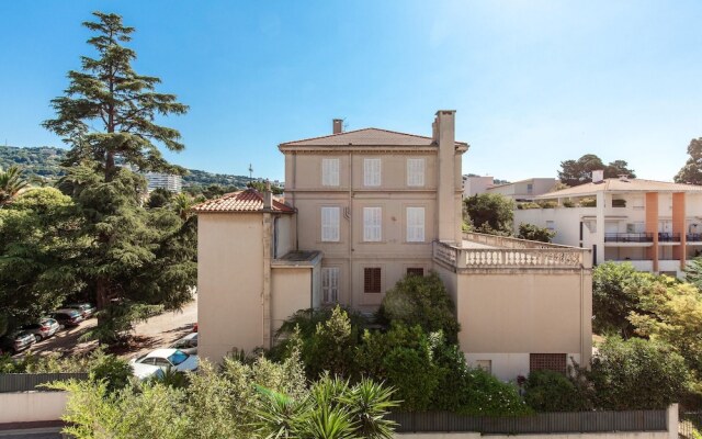 Studio In Cannes With Wonderful City View Terrace And Wifi 50 M From The Beach