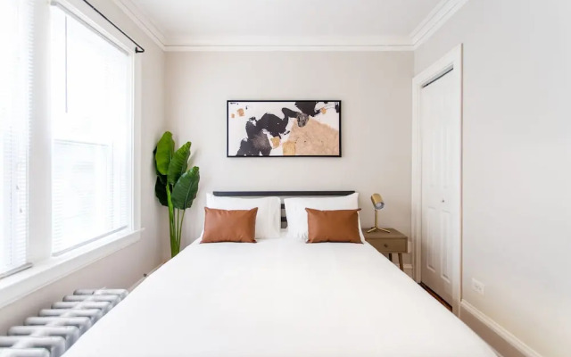 1BR Getaway Apt Modern in Lincoln Square