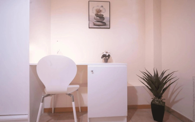 972A - Magnifique rez-de-chaussée avec piscine privative