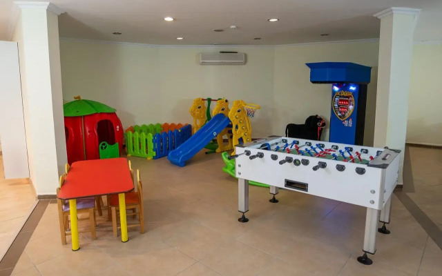 Club Karakas Apart