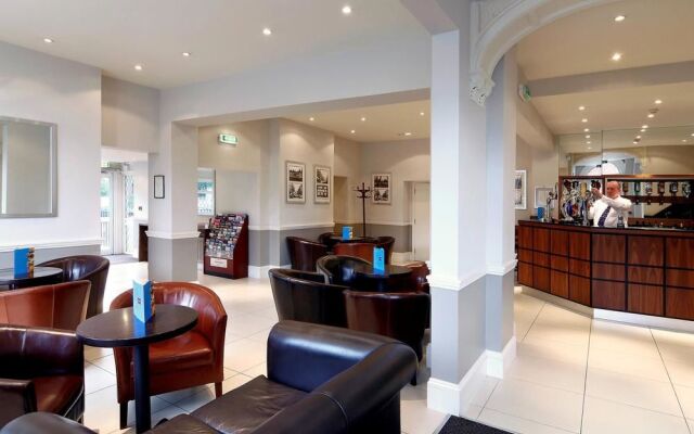 Mercure Wolverhampton Goldthorn Hotel