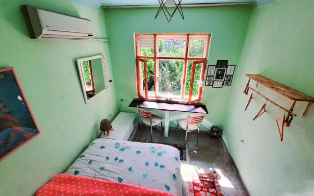 hostel vague