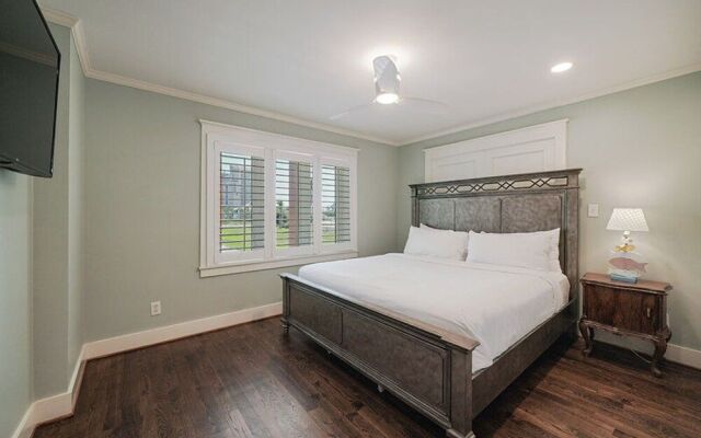 Bourbon Breeze by Five Star Properties