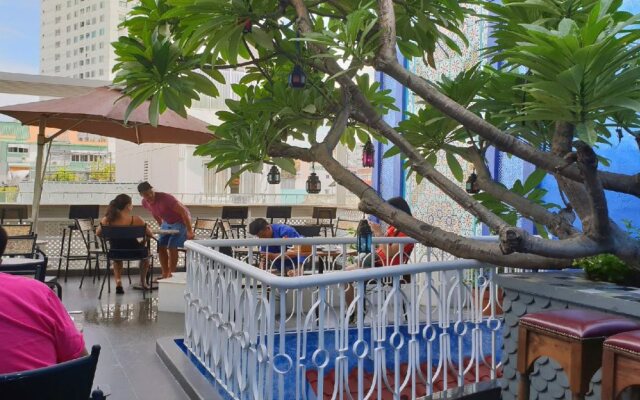 Aquarizon Boutique Hostel & City Bar