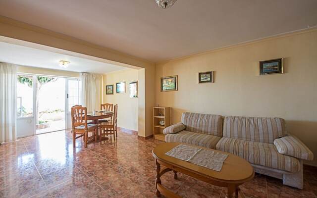 Villa - 12 Bedrooms with Pool and WiFi - 104986