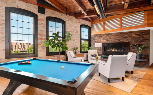 Exquisite 3BDR Penthouse in Downtown TC