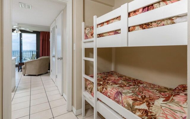 Phoenix All Suites by Brett Robinson