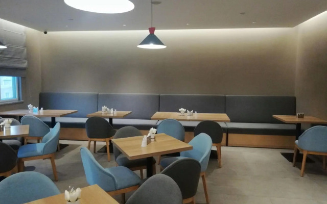 Home Inn (Xinxiang Pingyuan Road)