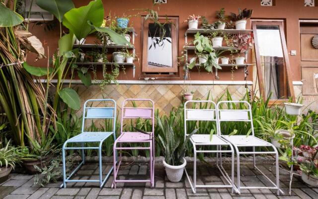 OYO 1806 Puri Arsita Homestay