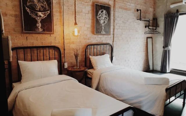 The LOCAL Ari - Hostel