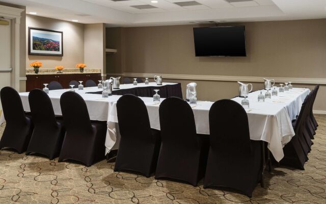 DoubleTree Suites by Hilton Hotel Cincinnati - Blue Ash