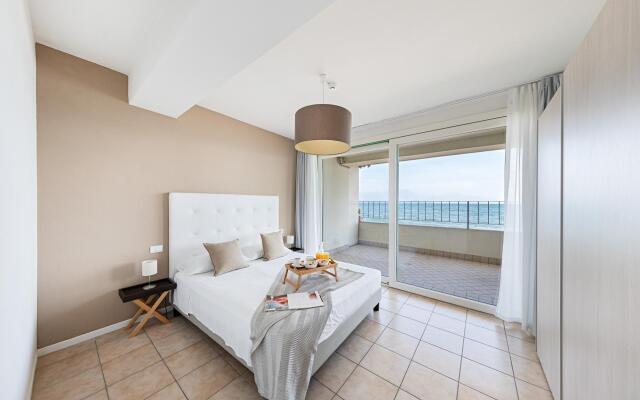 Residenza Miralago With Pool - Two-bedroom With Terrace