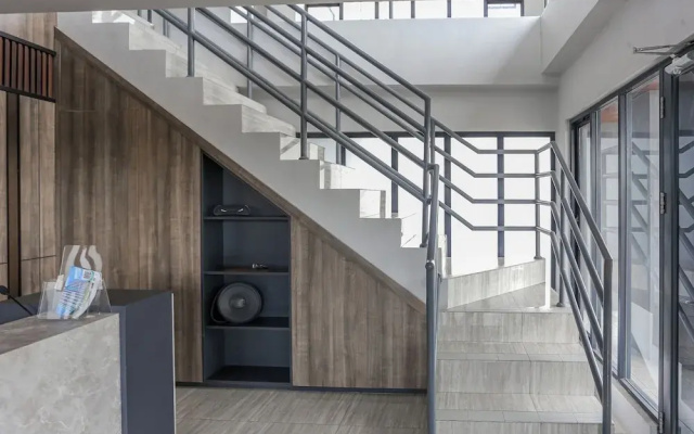Hotel O cikarang Serviced apartment at Riverdale