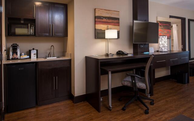 Holiday Inn Express & Suites San Antonio Medical-Six Flags, an IHG Hotel