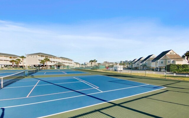 Sandpiper Cove #9215 by Destin Getaways