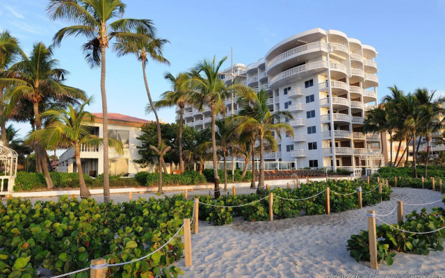 Beachcomber Resort & Club