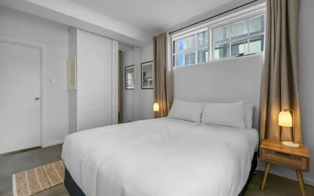 Bright 1-bed Unit With Balcony in Central Adelaide