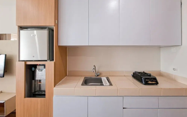 Pleasurable And Homey Studio At Apartment B Residence