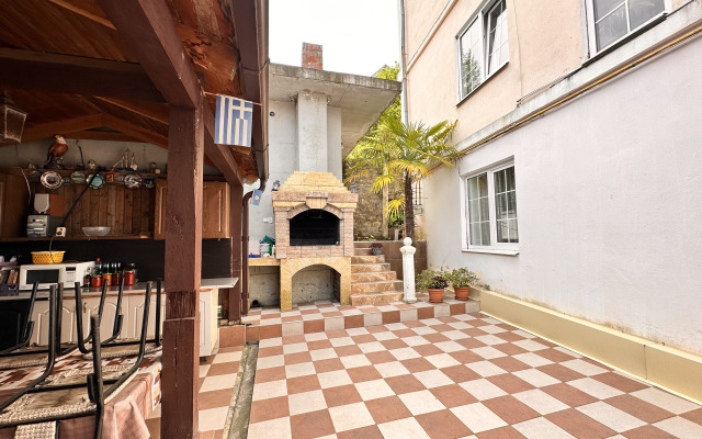 Nikos Guest House