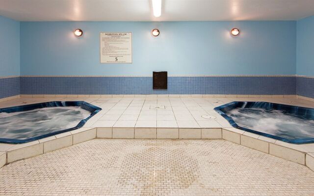 Fernie Slopeside Lodge