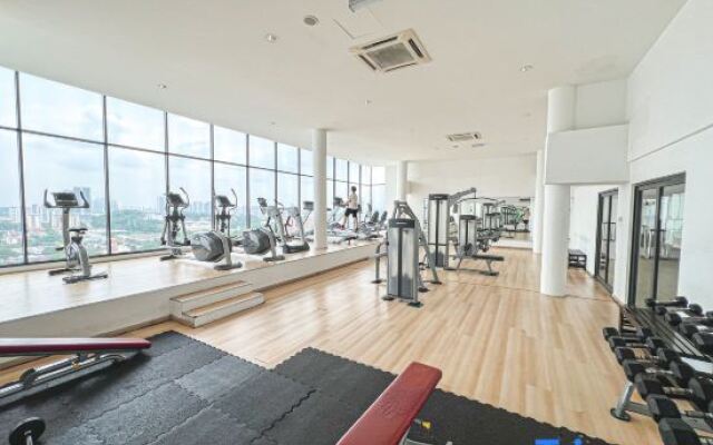 Serdang, Near Mrt & Apu & Pavilion BJ, 1-6Pax