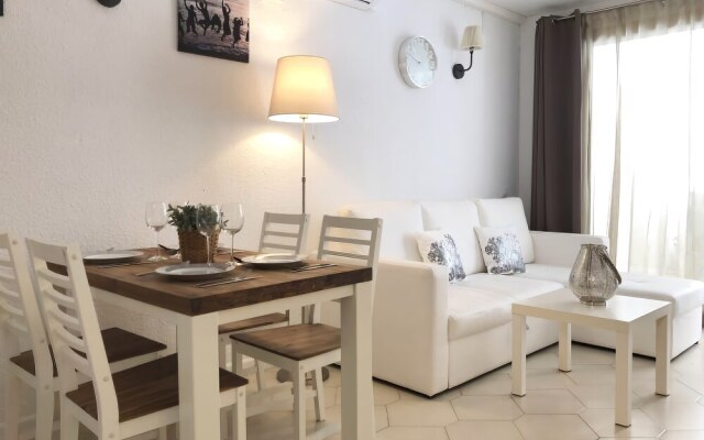 T&H Novelty 113 Family Apartment Salou