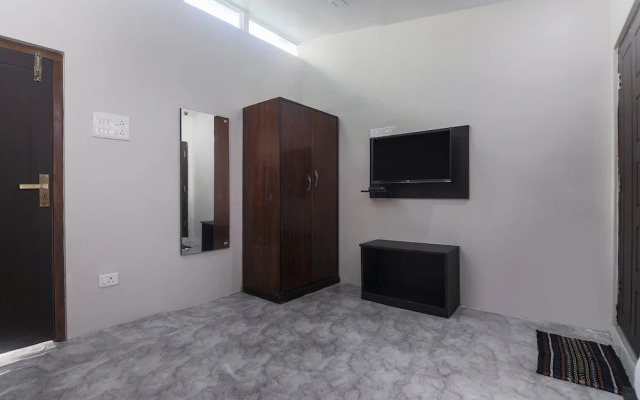OYO 19292 55 Pillars House