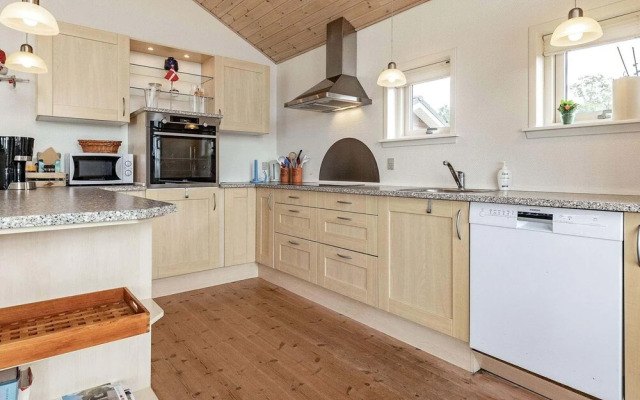 8 Person Holiday Home in Spottrup