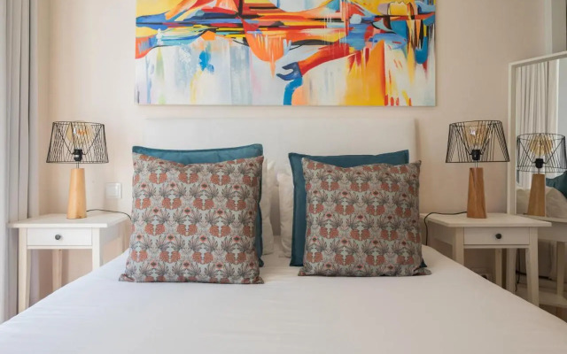 Tiles House, with A/C, Downtown Porto near Metro