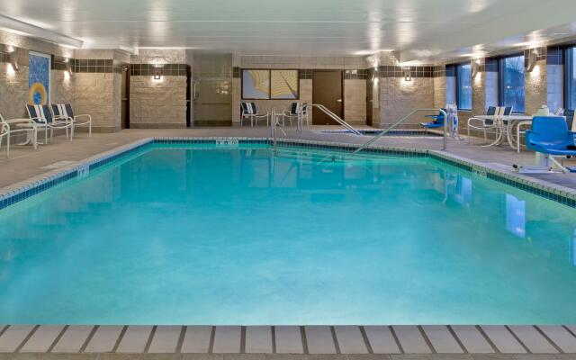 Holiday Inn Express Hotel & Suites Minneapolis-Minnetonka, an IHG Hotel