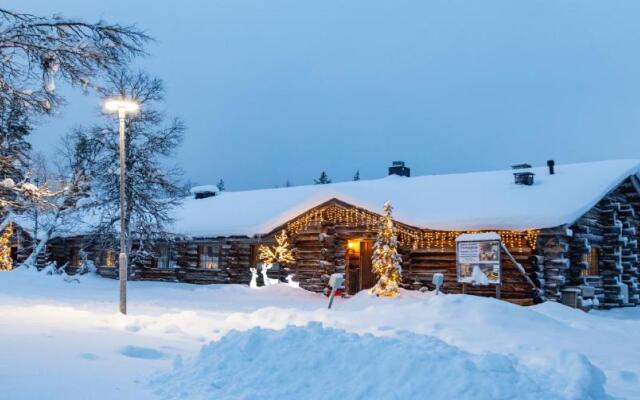 Kuukkeli Log Houses Teerenpesä