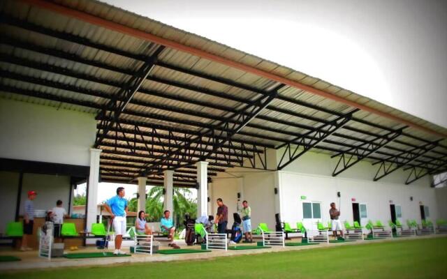 Palm Driving Range & Resort