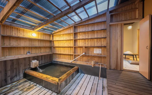 Tsuwabuki-no-Hana