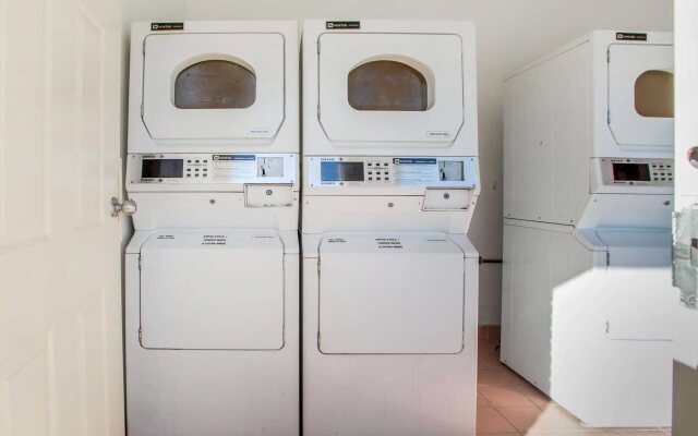 HomeTowne Studios By Red Roof Egg Harbor–Atlantic City Airport