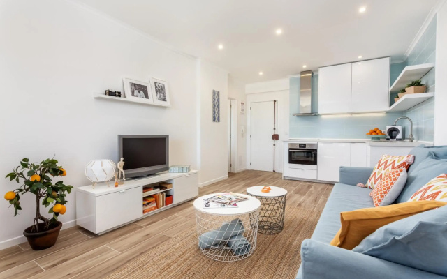 Modern ocean view apt 2 min walk to beach