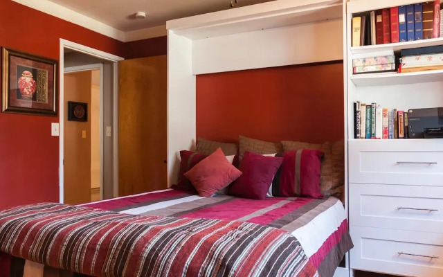 Large Groups Sequoia Park, CA Coast Wineries, Skiing. Enjoy Fire Pit, Hot Tub, Outdoor Kitchen
