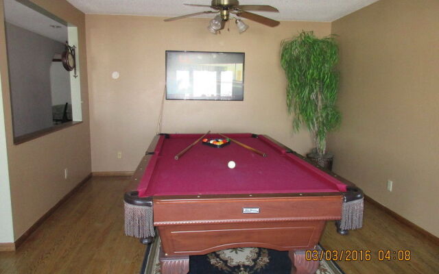 Horseshoe Bay Lodge