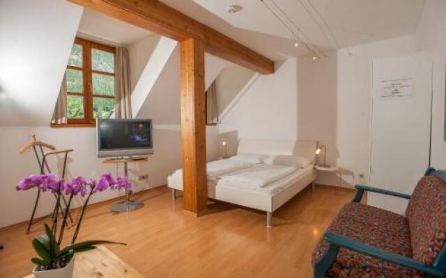 Schluga Spa Apartments & Mobile Homes