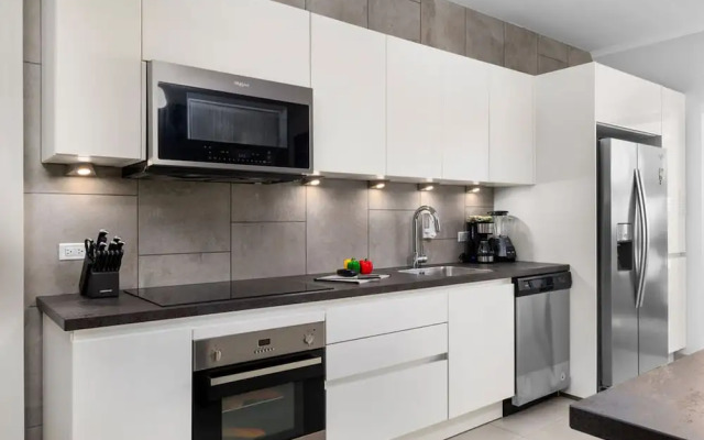 Modern 3br2ba 24 7 Security Pools Restaurant