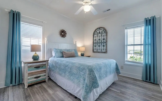 Green Dolphin by Topsail Realty
