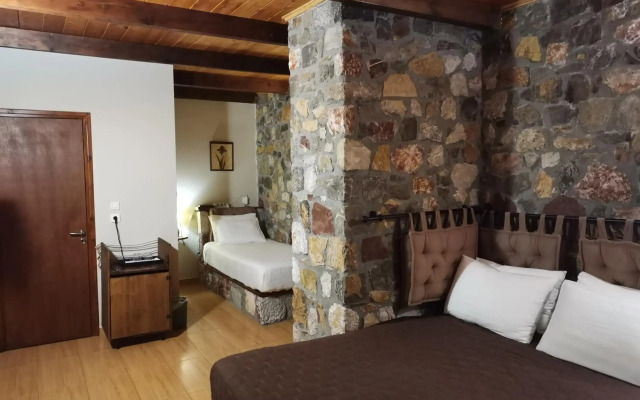 Ataviros Hotel