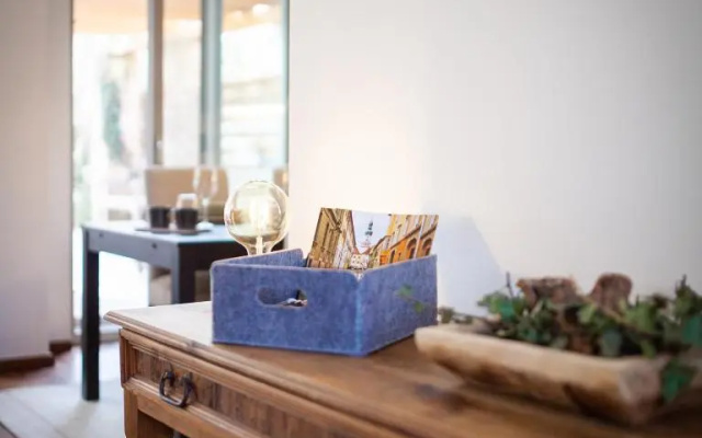 Silver Willow Luxury Apartment