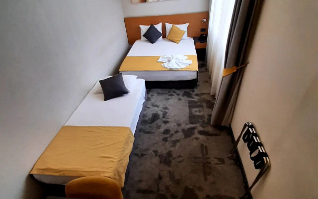 Sapko Airport Hotel