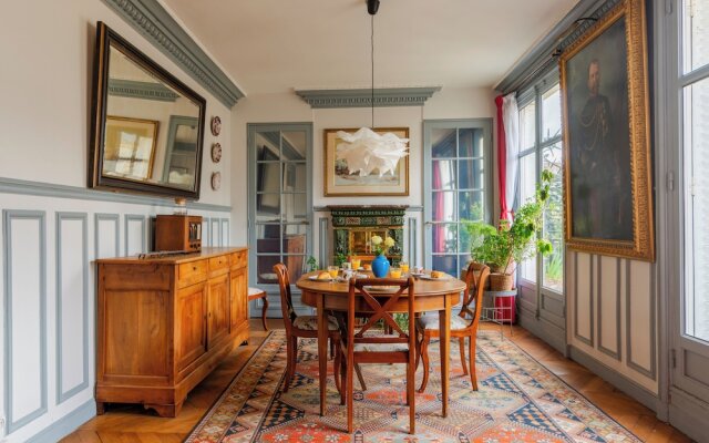 Paris Les Sablons Elegant residence