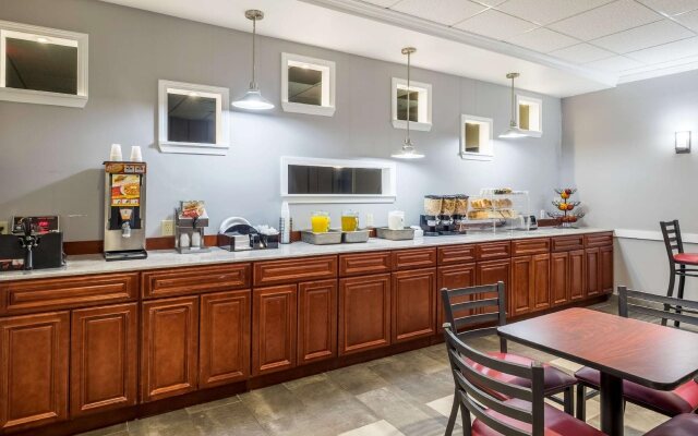 Fulton Hotel - Oswego Riverfront